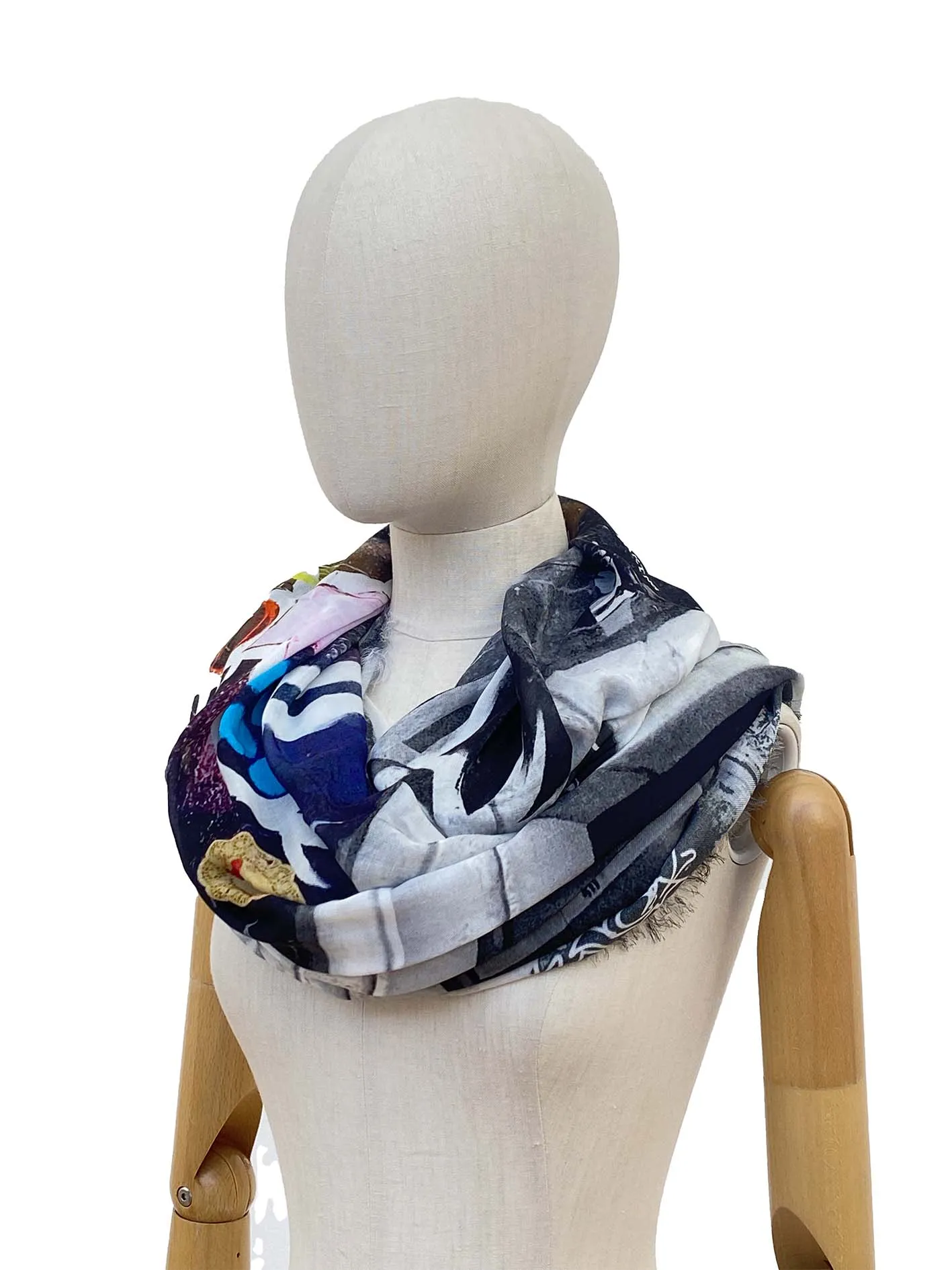 Eixamplier Black and White Modal Scarf