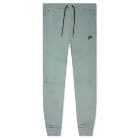 Sportswear Tech Fleece Joggers - Mica Green/Black